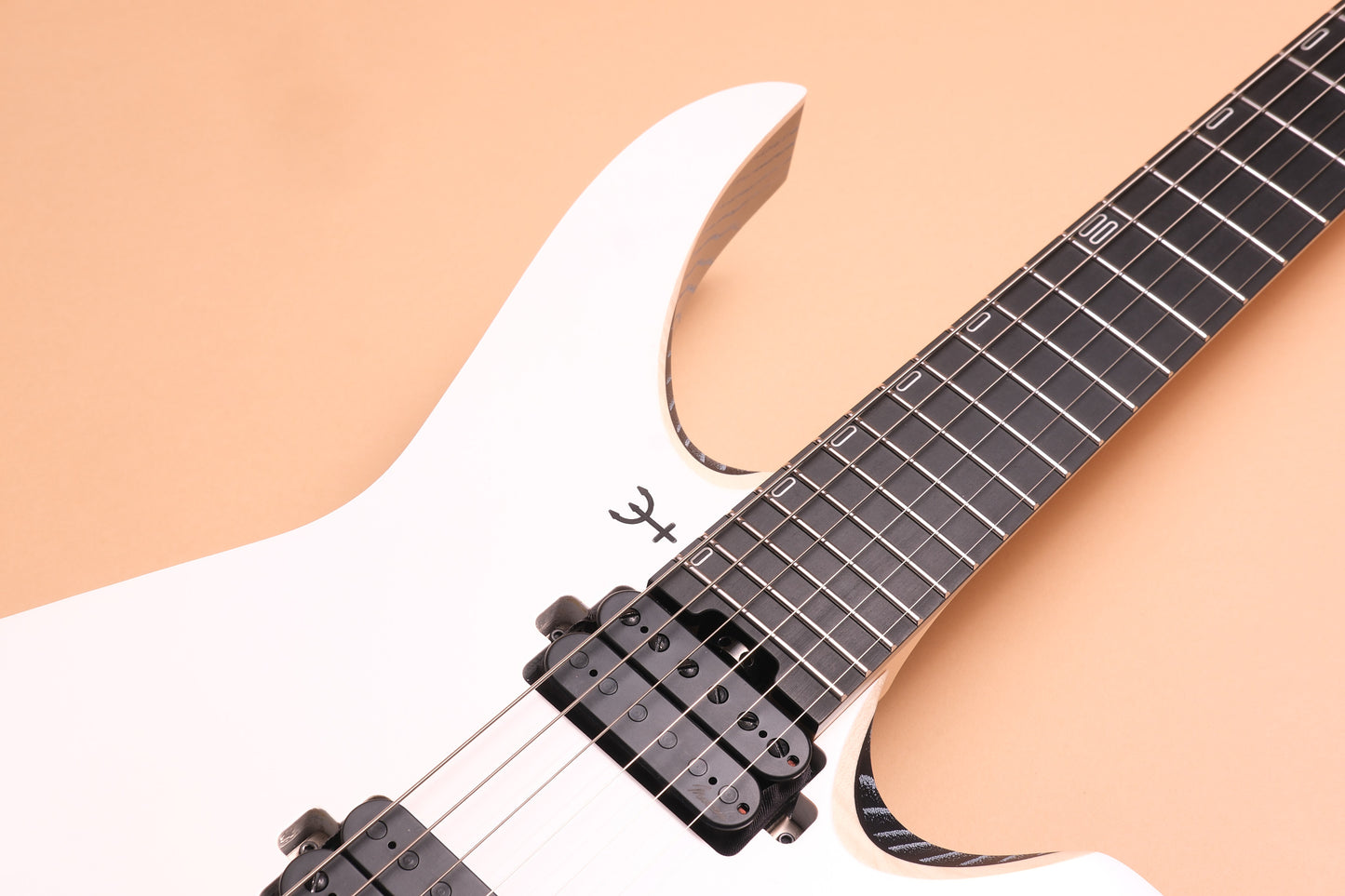 Infinia Guitars Neptune 6 - Solid Lunar White