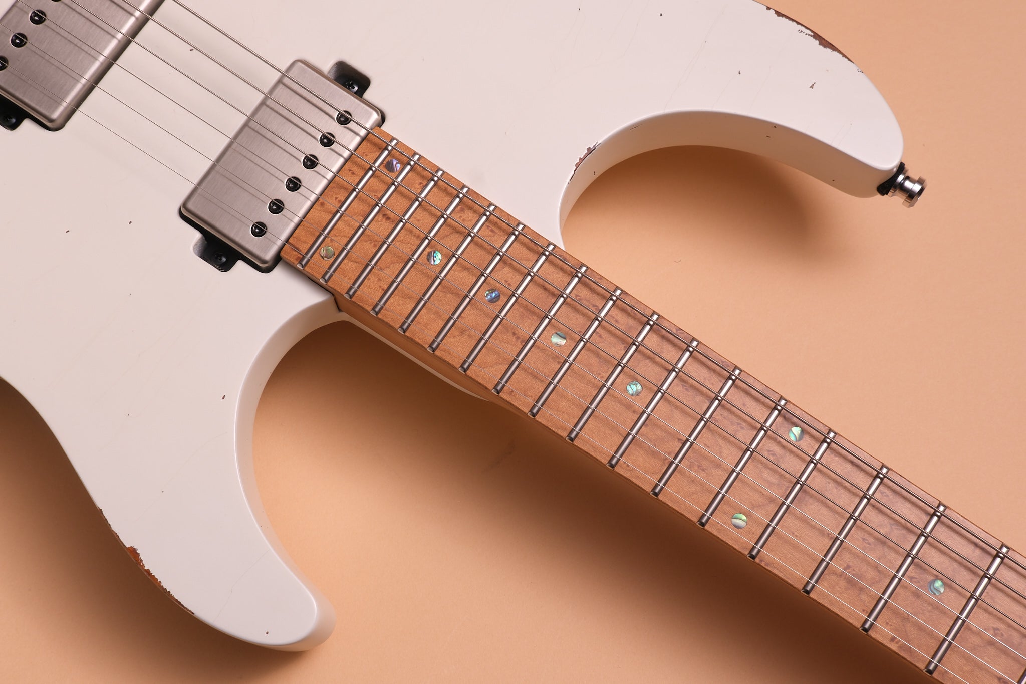 Mayones Aquila Aged V24 S 6 - Monolith Olympic White Nitro (Aged)