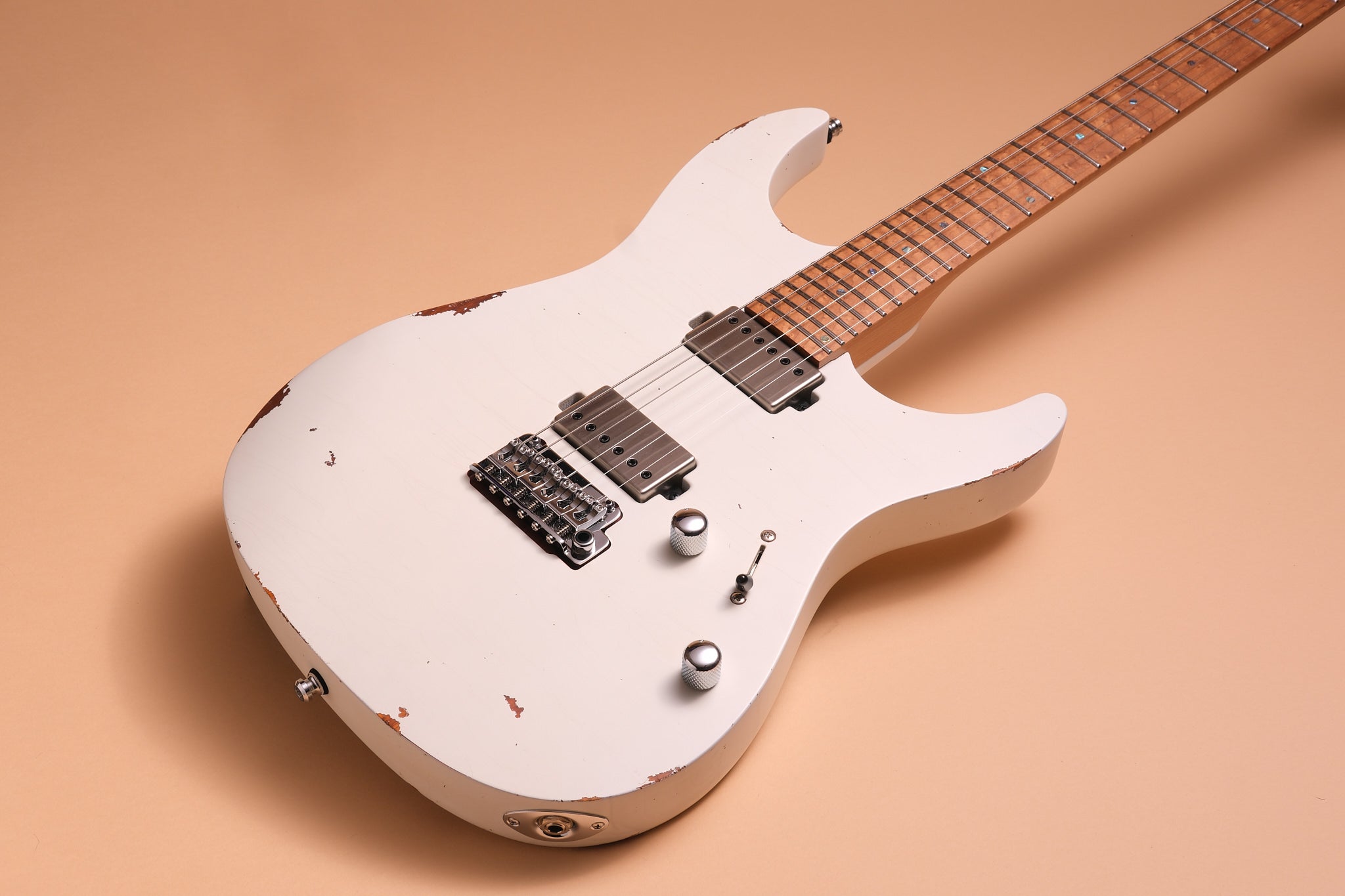 Mayones Aquila Aged V24 S 6 - Monolith Olympic White Nitro (Aged)