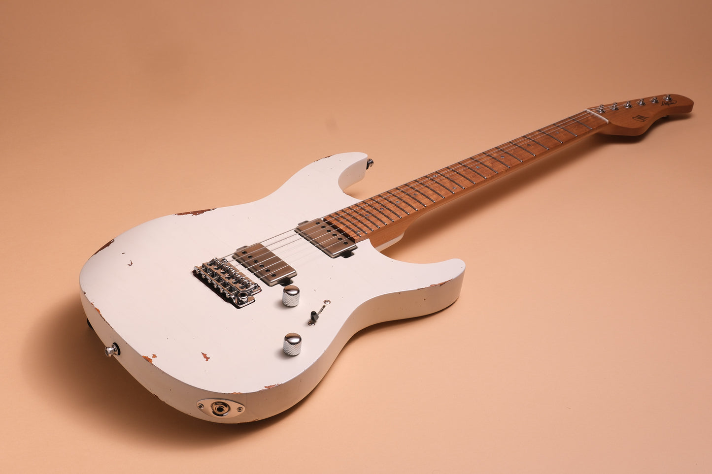 Mayones Aquila Aged V24 S 6 - Monolith Olympic White Nitro (Aged)