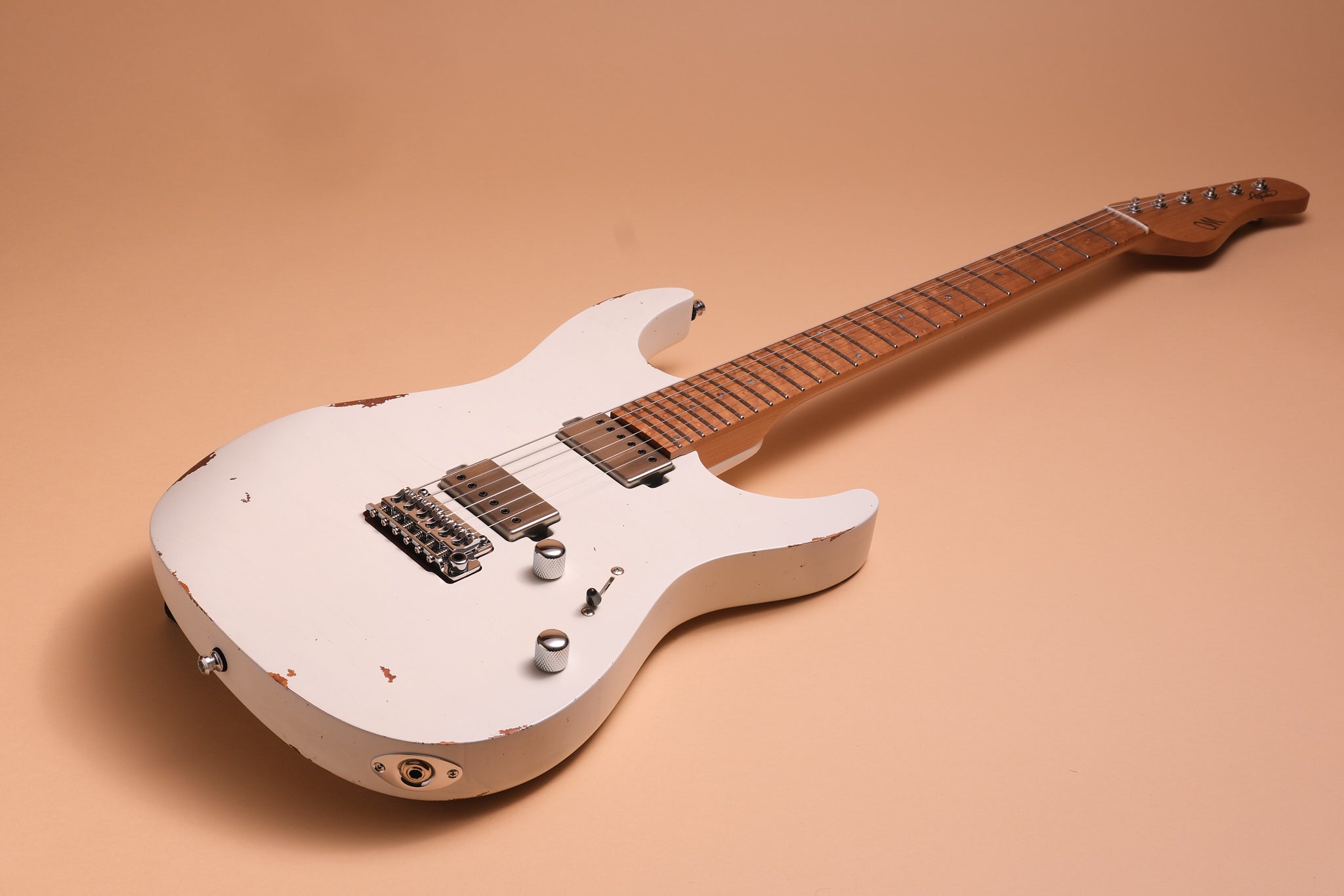 Mayones Aquila Aged V24 S 6 - Monolith Olympic White Nitro (Aged)