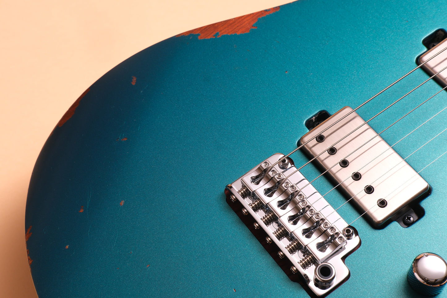 Mayones Guitars Aquila Aged V24 S 6 - Metallic Neon Green Nitro (Aged)