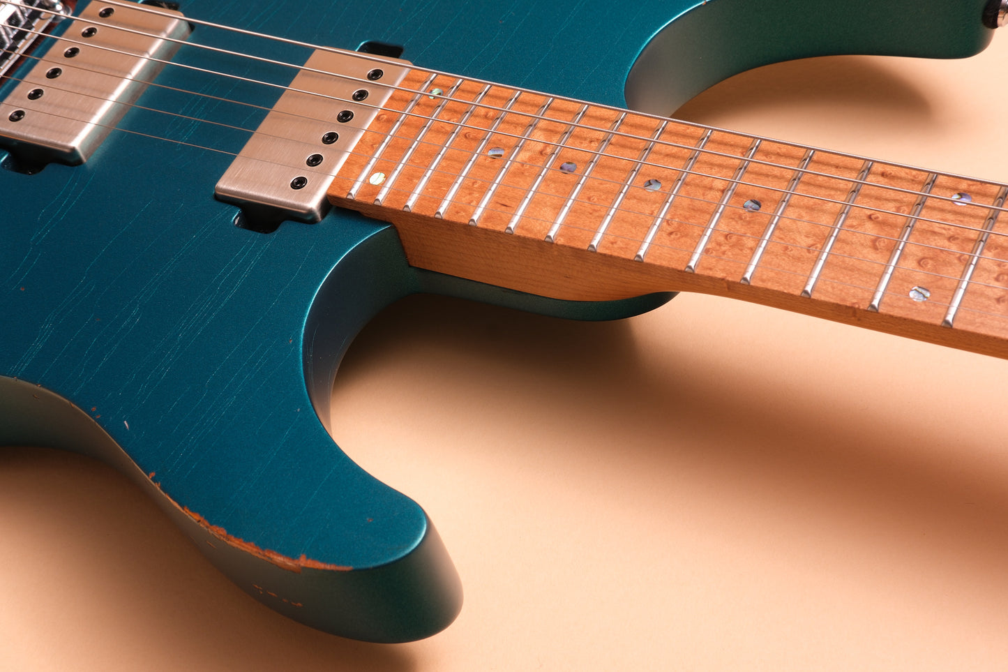 Mayones Guitars Aquila Aged V24 S 6 - Metallic Neon Green Nitro (Aged)