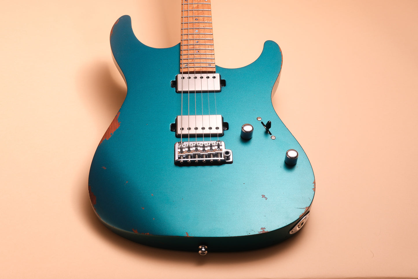Mayones Guitars Aquila Aged V24 S 6 - Metallic Neon Green Nitro (Aged)