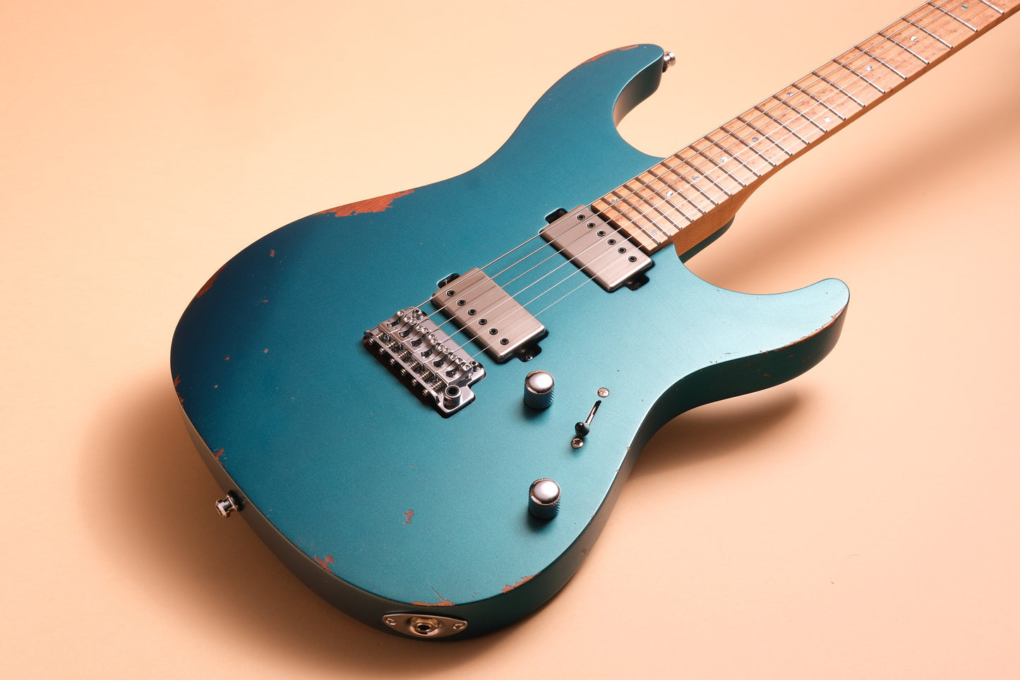 Mayones Guitars Aquila Aged V24 S 6 - Metallic Neon Green Nitro (Aged)