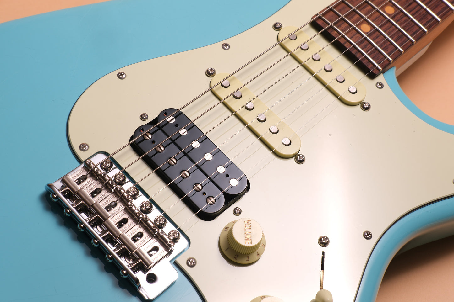 Suhr Guitars Classic S Vintage LE - Daphne Blue