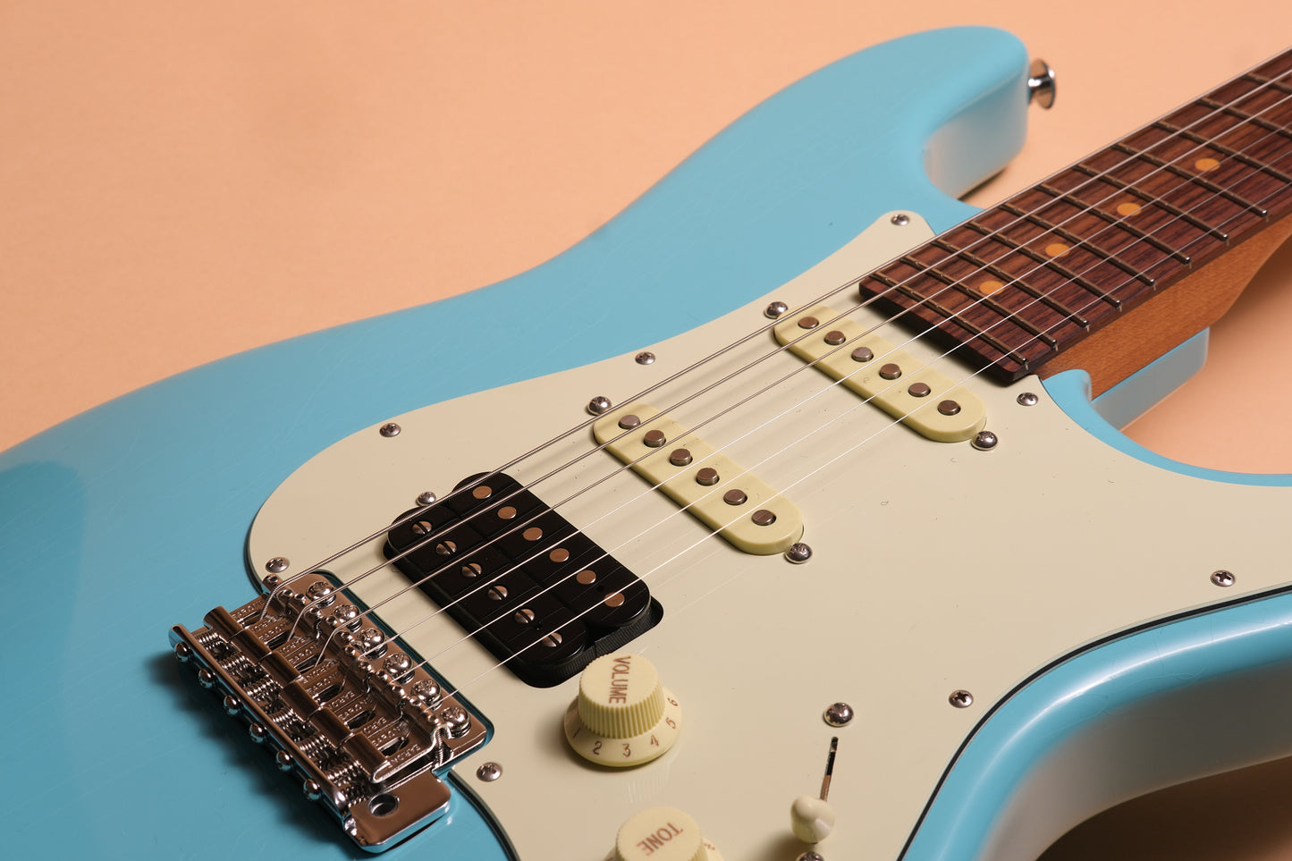 Suhr Guitars Classic S Vintage LE - Daphne Blue